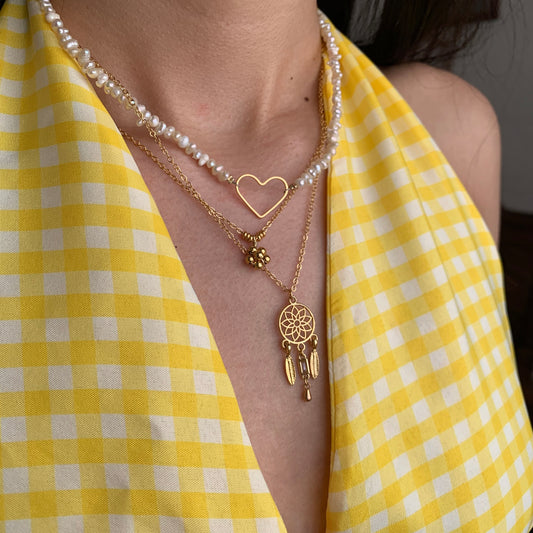 Collar flor dorado